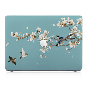 This lightweight, slim hardshell with Birds design is easy to install and fits closely to protect against scratches